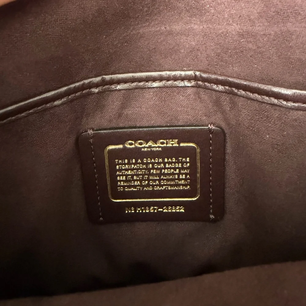 Coach Leather Flap Shoulder Bag with Adjustable Chain Strap - Picture 6 of 11
